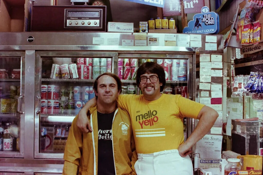 NT ht Li THE BOLD ONE Heard to apruno SCHLITZ MALT LIQUOR Evans as - Giffette HACCO CA i - in Fresca UP T OR DRY I J Culture DE ANADA DRY Nestes EPSI Hires H FCL THE DUDU iced In UPS RC Couird - QUI TRY mello DATTON BRACK Yello 5L fter Deli APER SHOPsse - 50 5 - PAPER SHO - amon Planters Cheese 