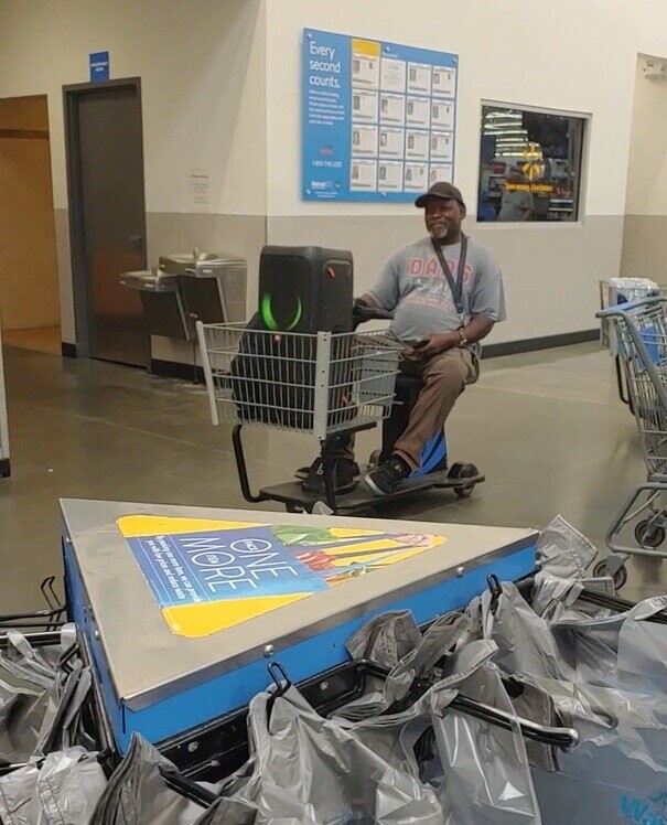 Every second counts. BBQ - DAD S ONE MORE advance and I . r car BY