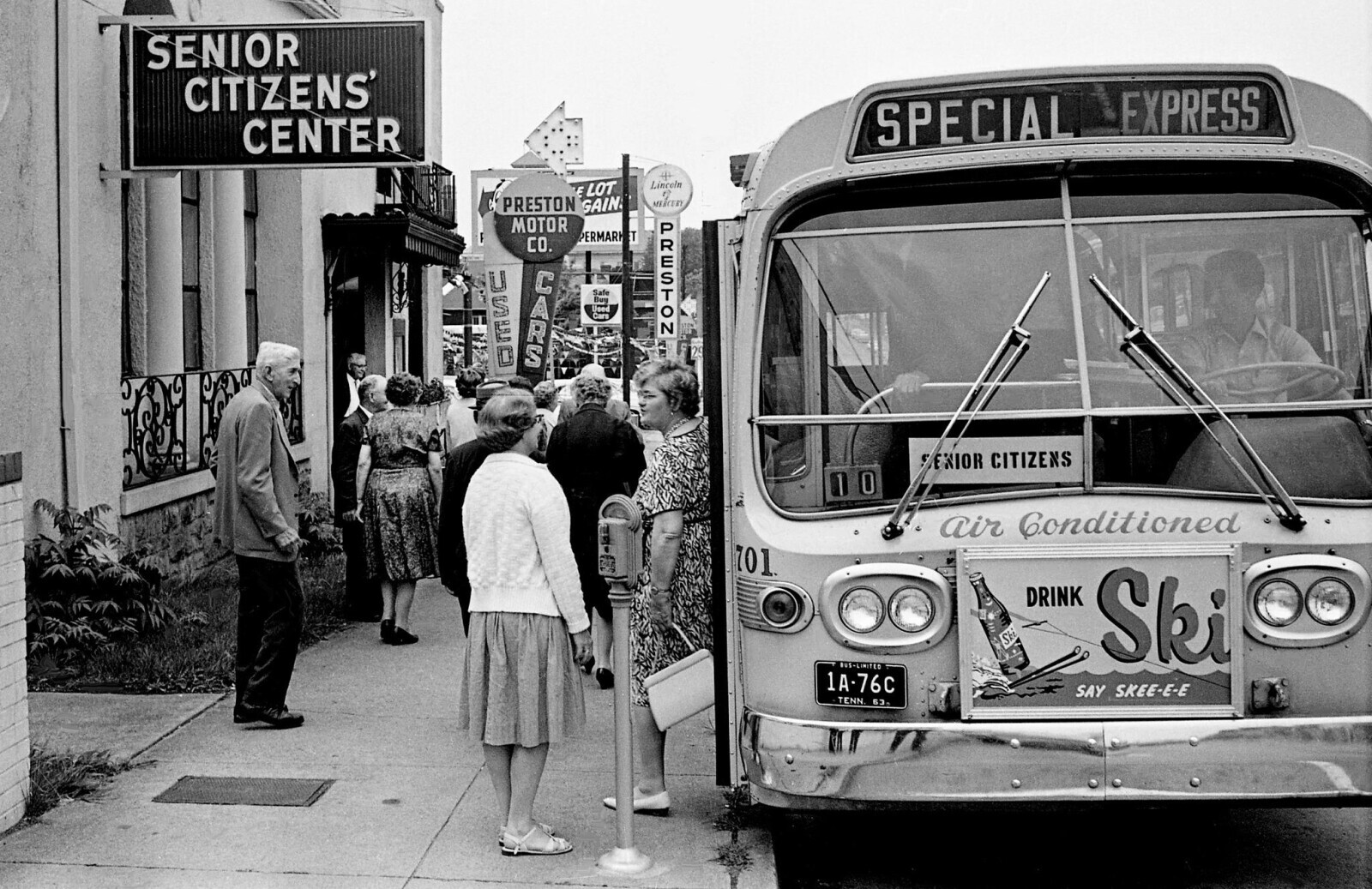 SENIOR CITIZENS' SPECIAL EXPRESS CENTER Lincoln ELLOT MERCURY PRESTON GAIN MOTOR PERMARK ET CO. Safe Buy Used Cars PRESTON ОМИС CARS 29 SENIOR CITIZENS 11 0 air Conditioned 701 DRINK Ski Ski BUS-LIMITED 1A-76C SAY SKEE-E-E TENN. 63