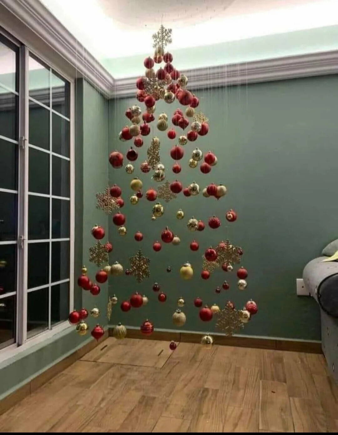 Photos Where Christmas Doesn't Look How You'd Think | Cracked.com