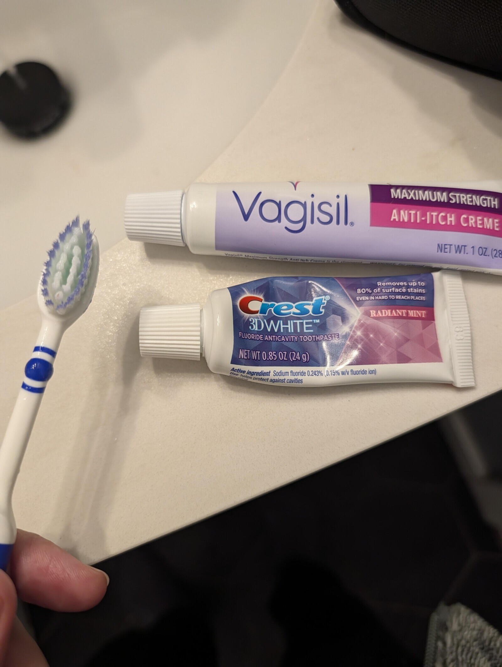 MAXIMUM STRENGTH Vagisil. ANTI-ITCH CREME NET WT. 1 OZ. (28 Vagisll Maximum Strength Anti Itch Creme the Removes up to 80% of surface stains Crest® EVEN IN HARD TO REACH PLACES RADIANT MINT 3DWHITE FLUORIDE ANTICAVITY TOOTHPASTE NET WT 0.85 OZ (24 g) Active ion) w/v fluoride Use ingredient Sodium fluoride 0.243% (0.15% helps protect against cavities 