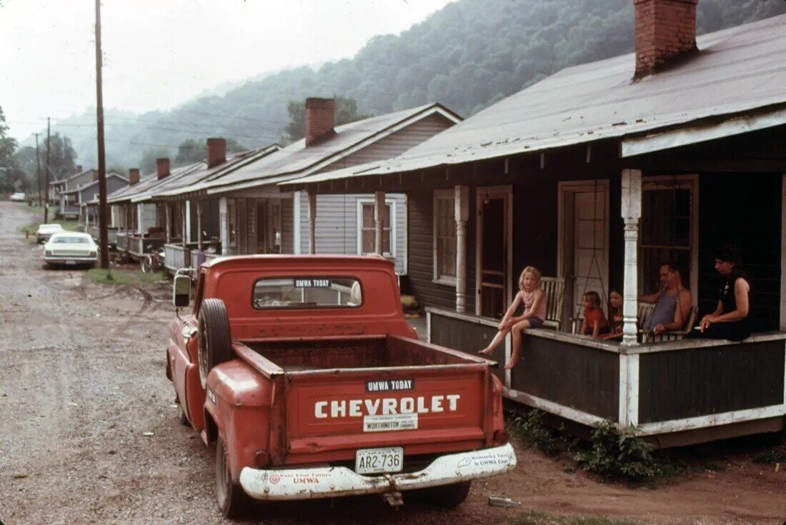 UMWA TODAY UMWA TODAY CHEVROLET WORTHINGTON - = or - - AR2-736 Cest is UNWA Cool - Vote Tour Future UMWA