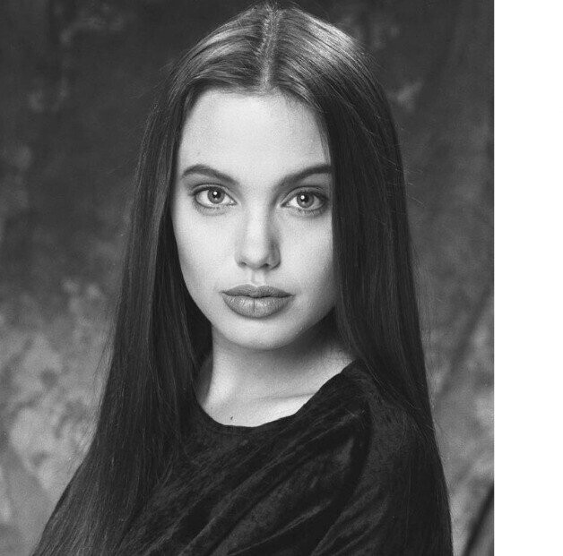 20 Early Photos Of Folks Who Had No Idea They’d Be Famous