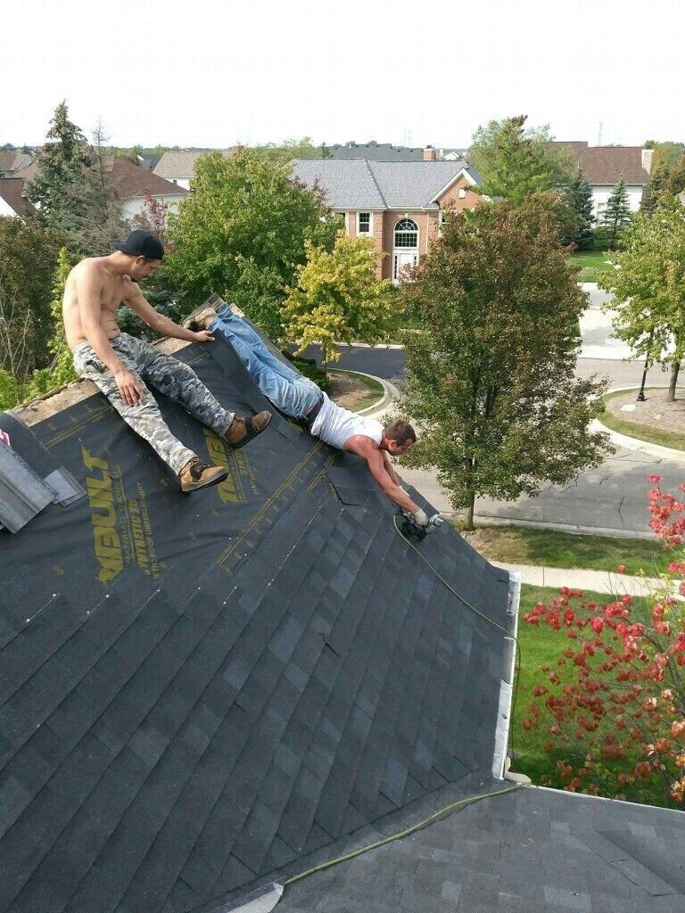 BUILT MATERIALS © ROLA the . VNTHETIC 20 UNDERLAY ANT MBB STATE