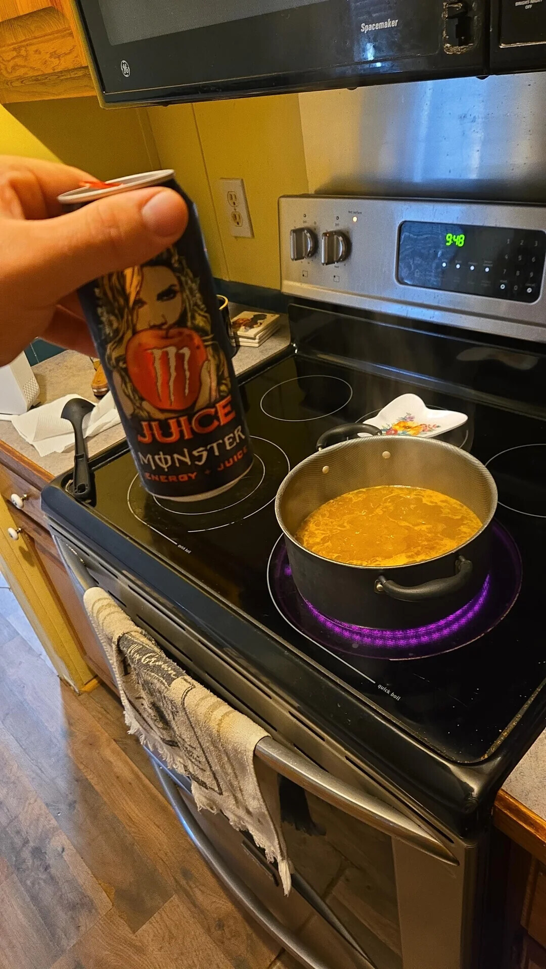 Spacemaker BRIGHT-SUN OFF 9:48 2 JUICE MONSTER ENERGY JUICE quick ball quick boil