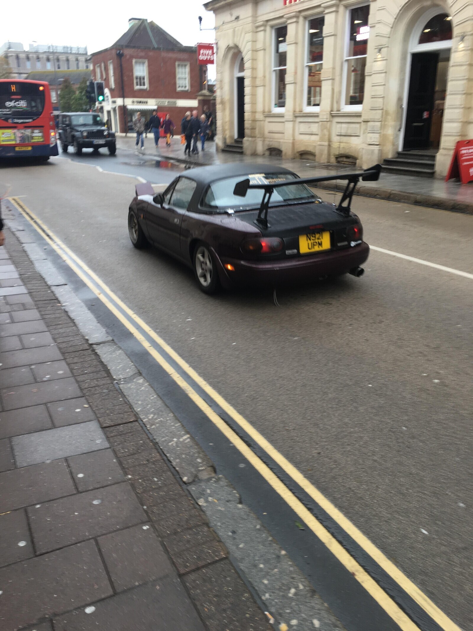 FIVE GOYS H efciti FRUE N921 UPM -