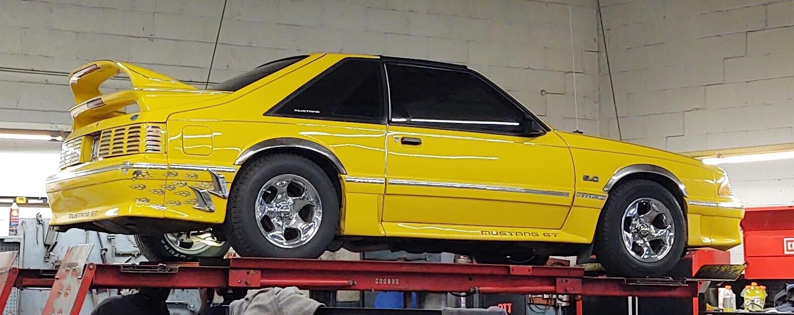 FULISTANO GUSTANG a MUSTANG GT C П