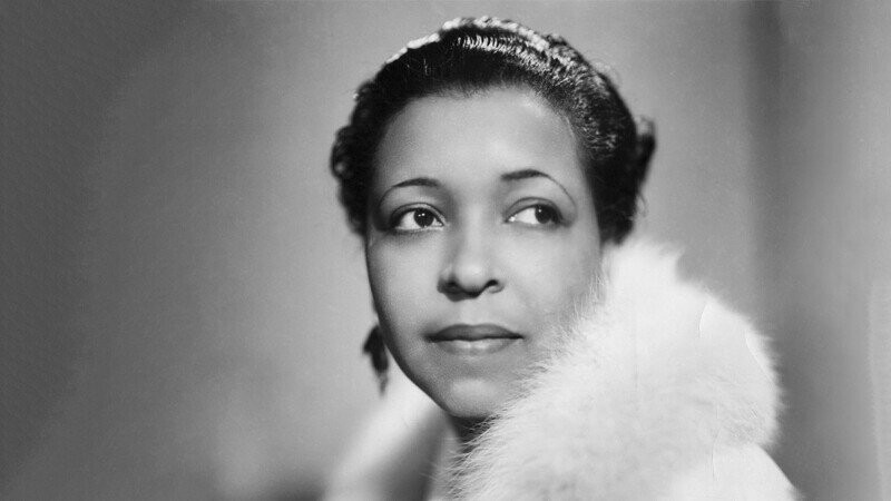 32 Random Bits of Trivia About Broadway and Other Theatrical Performances That Deserve A Standing Ovation and A Bouquet of Roses