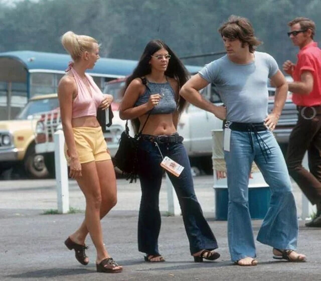 Photos That Somehow Perfectly Capture the '70s & '80s