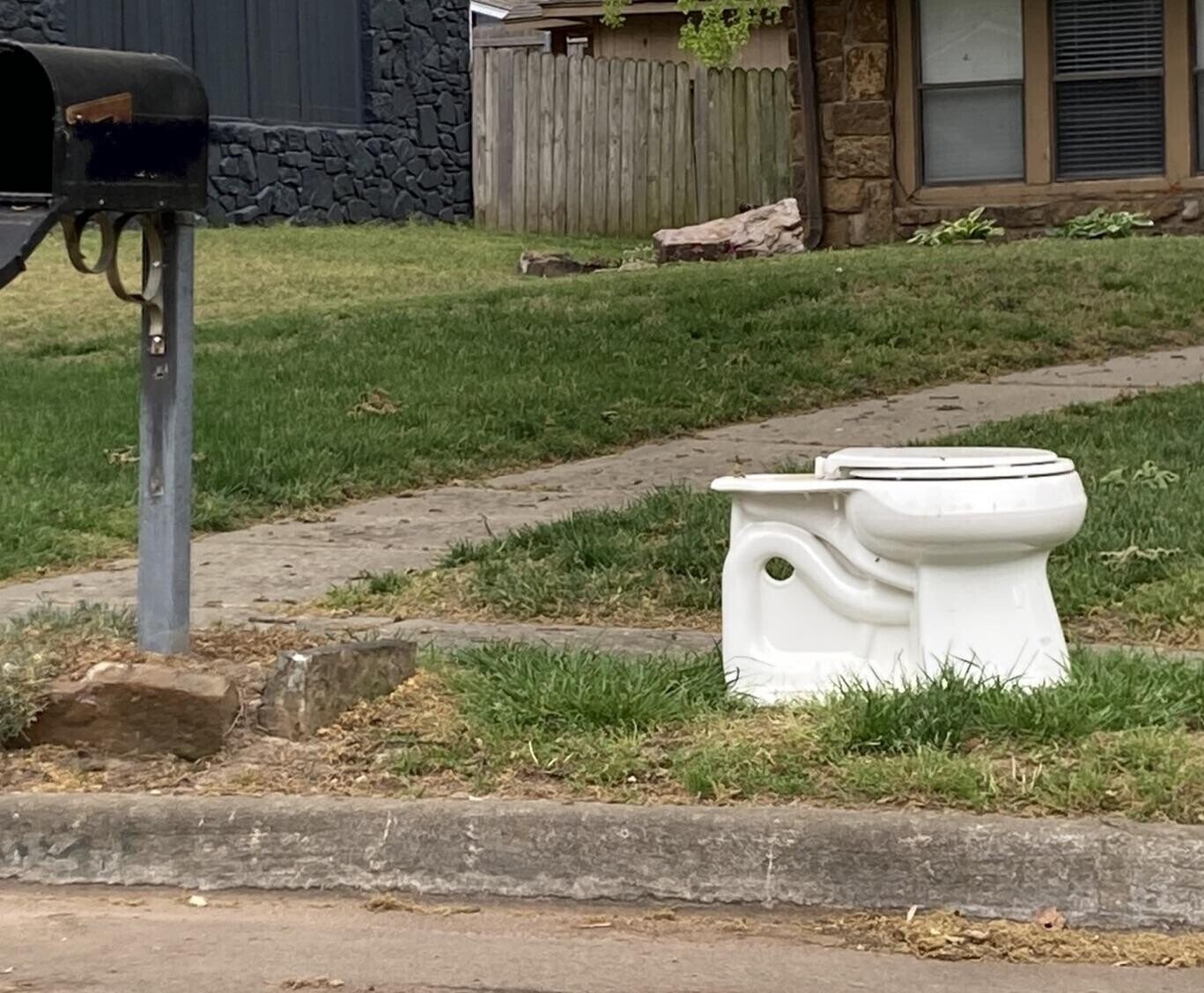 Photos Where the HOA Better Get Involved