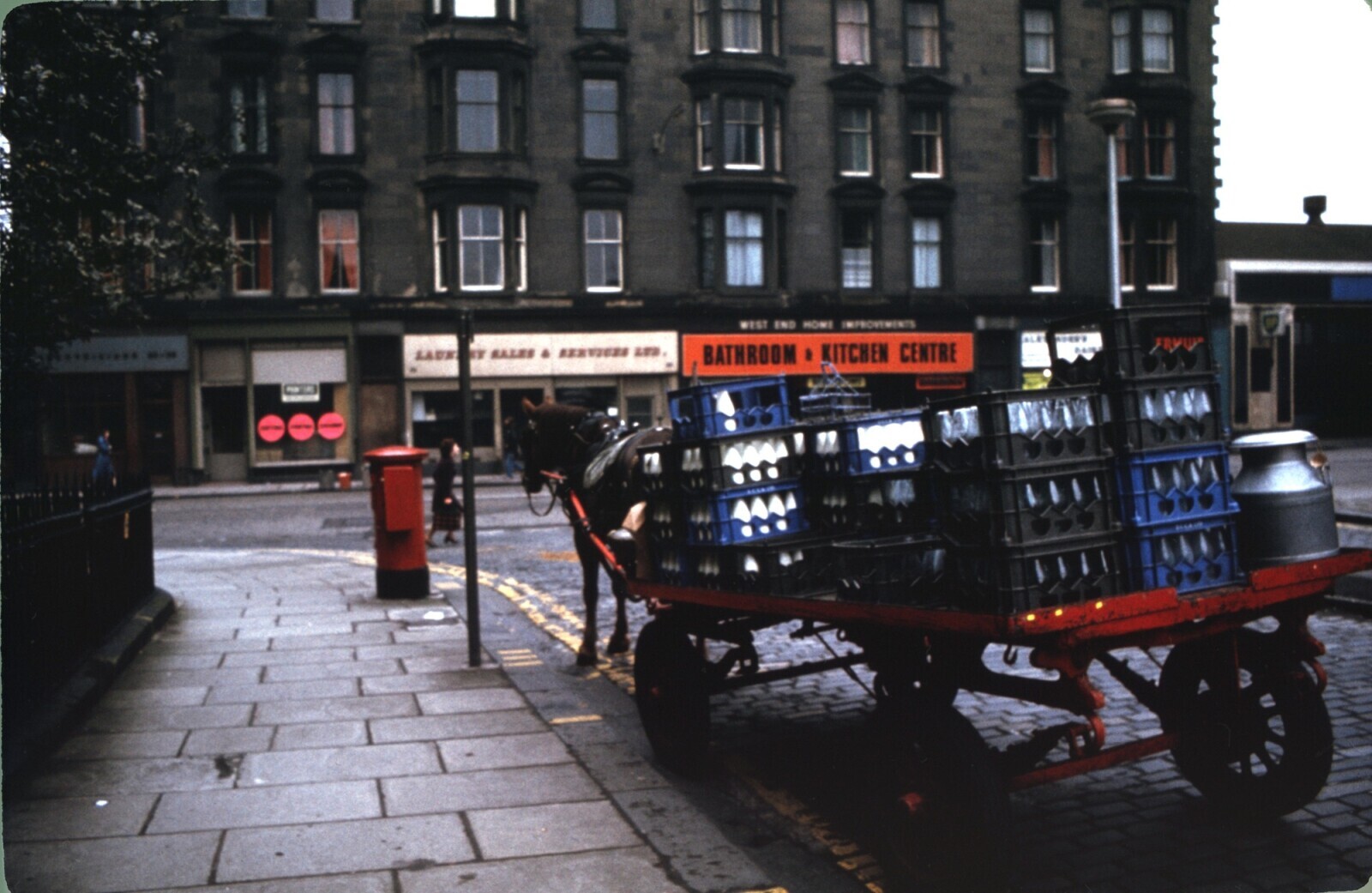 WEST END HOME IMPROVEMENTS BLE even ET SALES . SERVICES LES LAUX BATHROOM KITCHEN CENTRE PIA - -