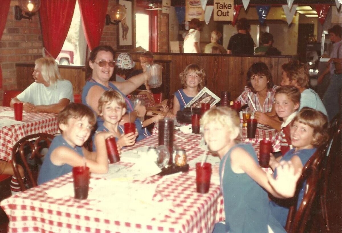 20 Photos That Tell The Story Of The Pizza Wars