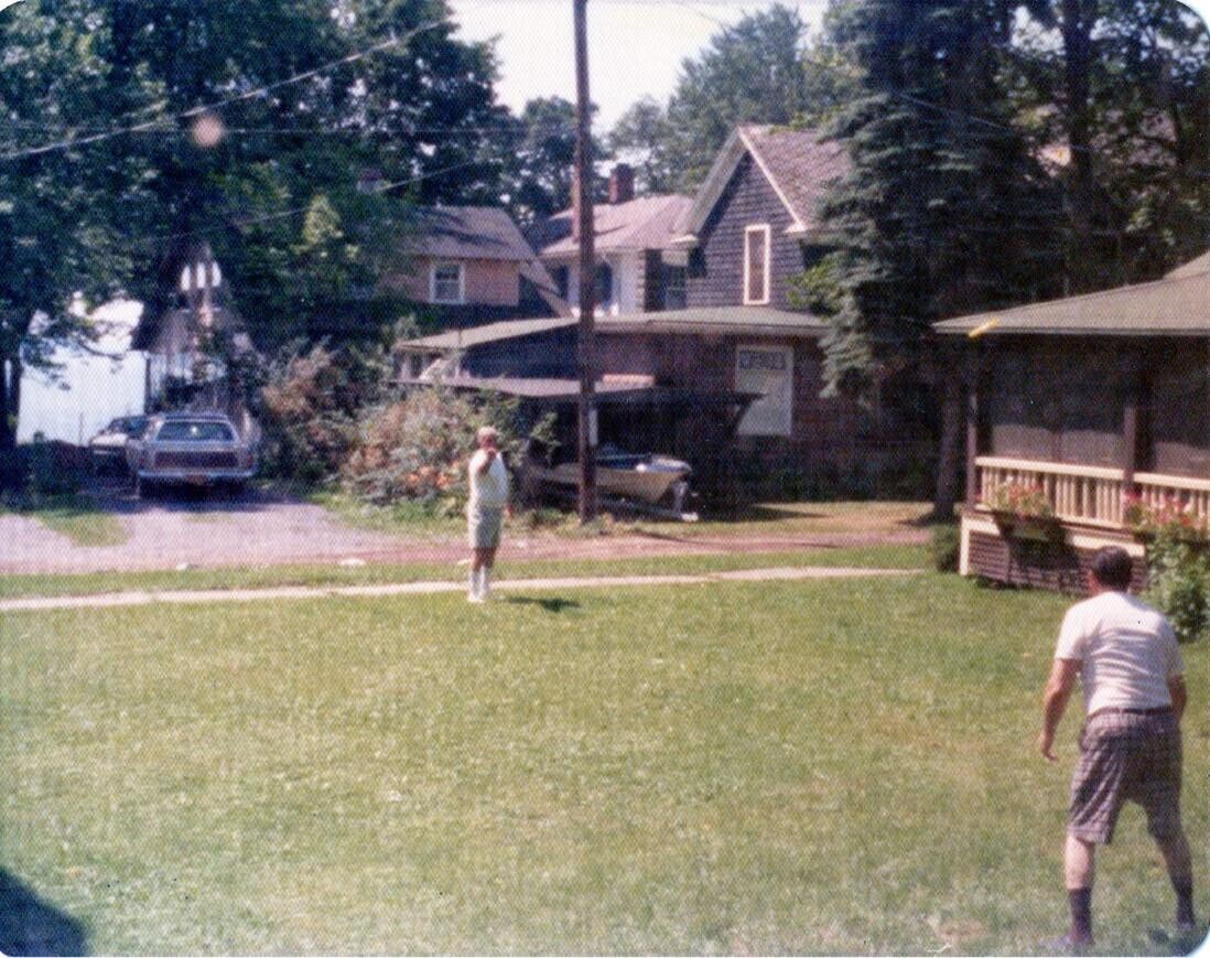 20 Photos of Real 1970s 'Horseplay' Outside