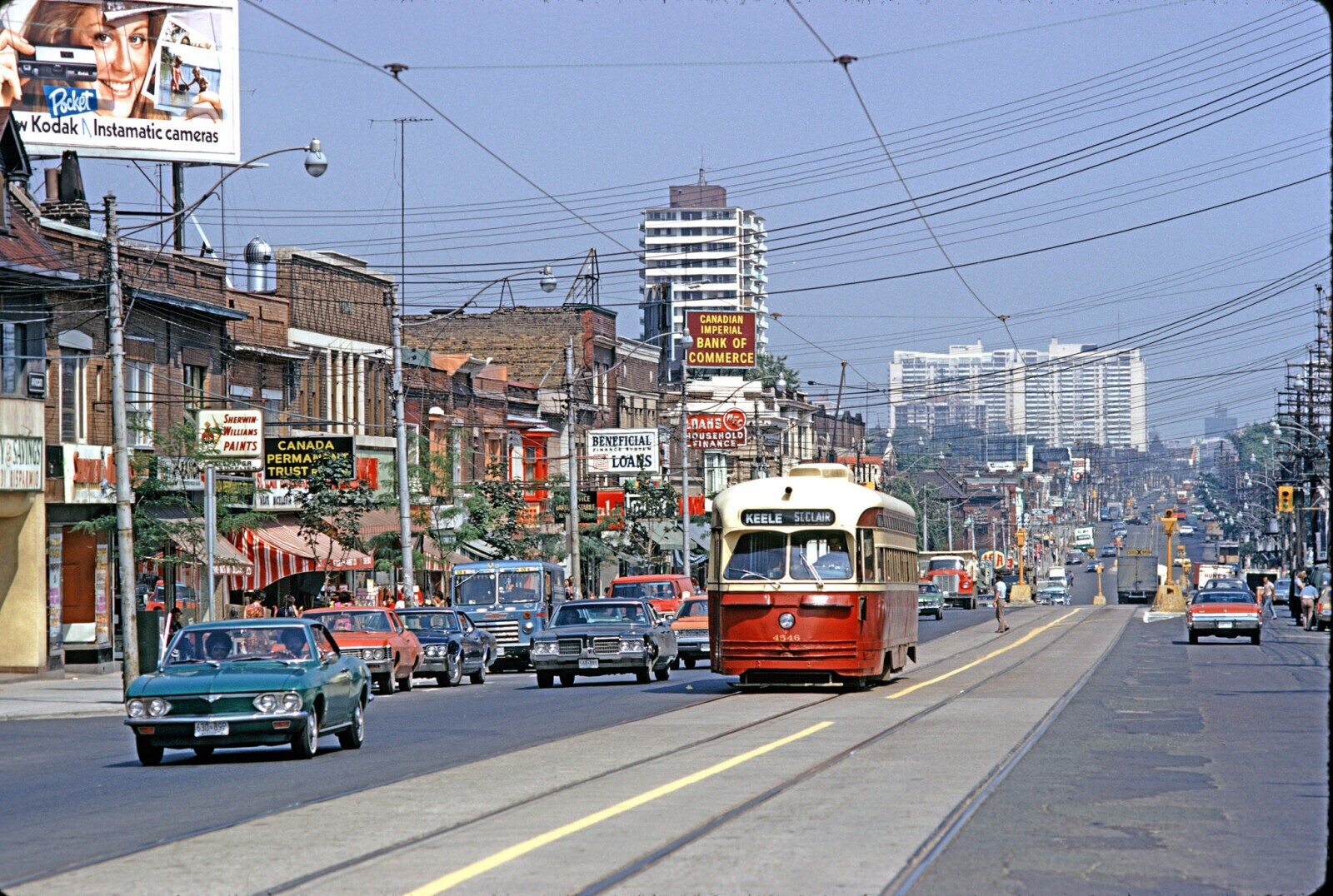 Pocket W Kodak N Instamatic cameras CANADIAN IMPERIAL BANK OF COMMERCE SHERWIN- DANS WILLIAMS HOUSEHOLD PAINTS CANADA BENEFICIAL SYSTEM SAVINGS FINANCE PERMAN LOA NS TRUST RISPARMIO E was SCHILL KEELE SICLAIR 4546 630-89P