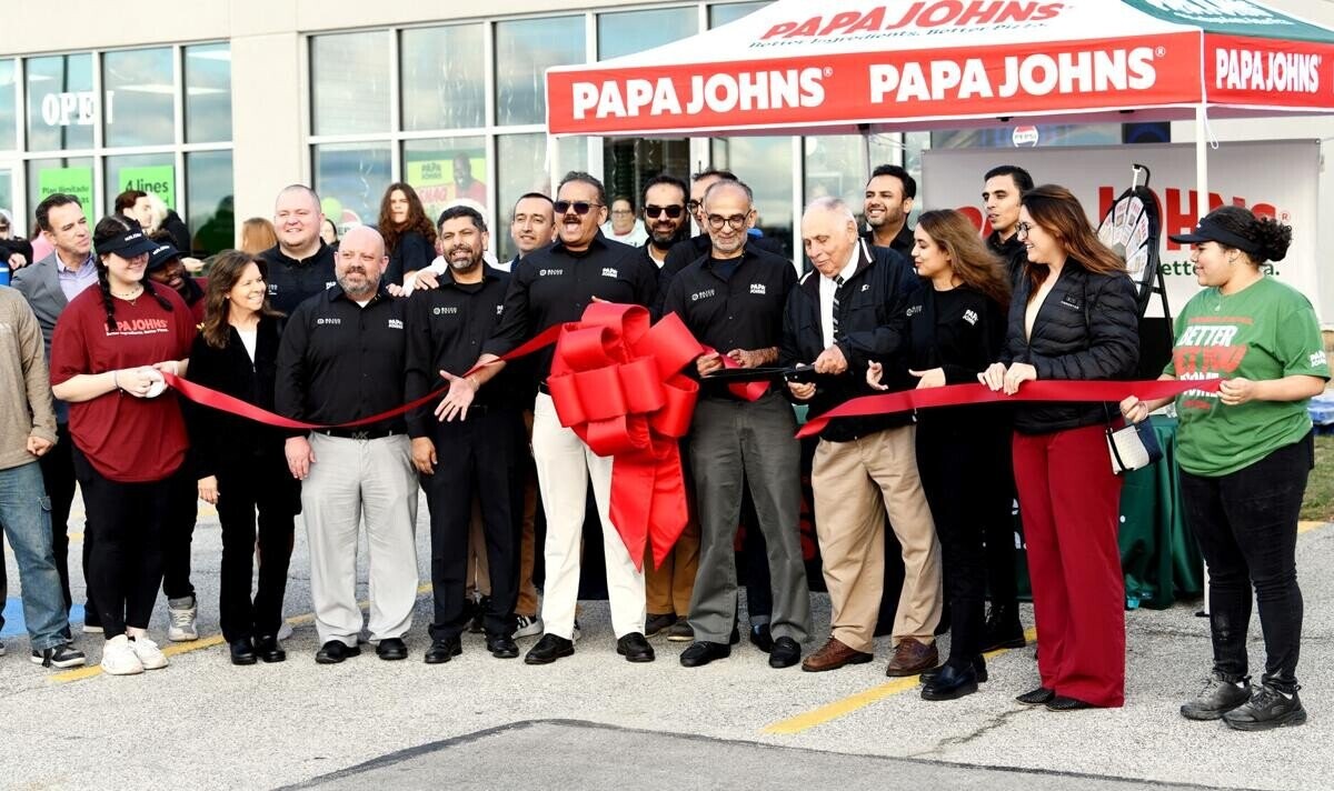 20 Photos That Tell The Story Of The Pizza Wars