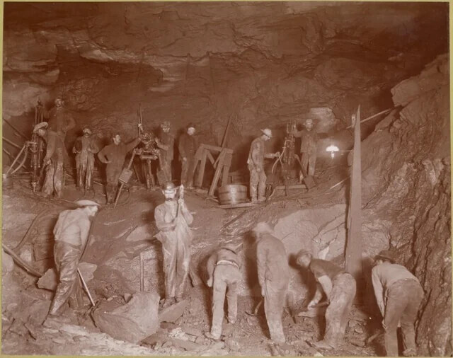 Photos of Real Jobs Before People Cared About 'Safety'