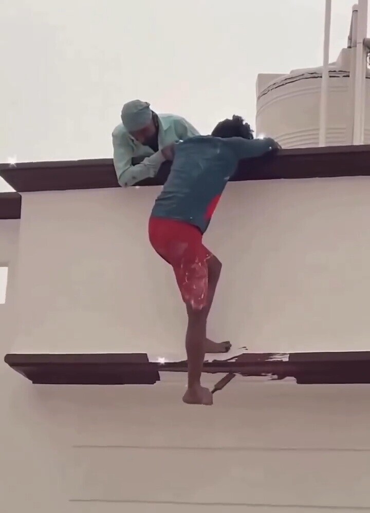 Photos Where Common Sense Threw in the Towel