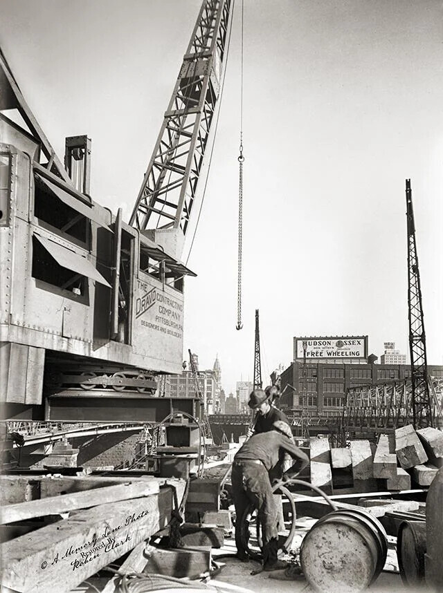 CONTRACTING COMPANY DRAVO THE PITTSBURSK DESIGNERS AND BOLDER UDSON SSEX MD the FREE WHEELING O.A. Memory Love Photo Relin Clash