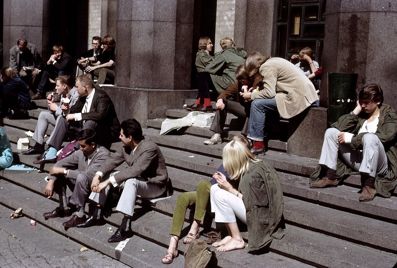 20 Photos of the 1960s Changing With the Times