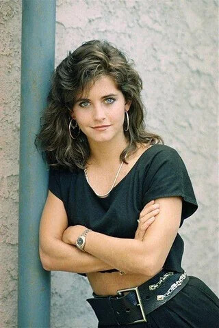 Photos Remembering Courtney Cox from the Beginning