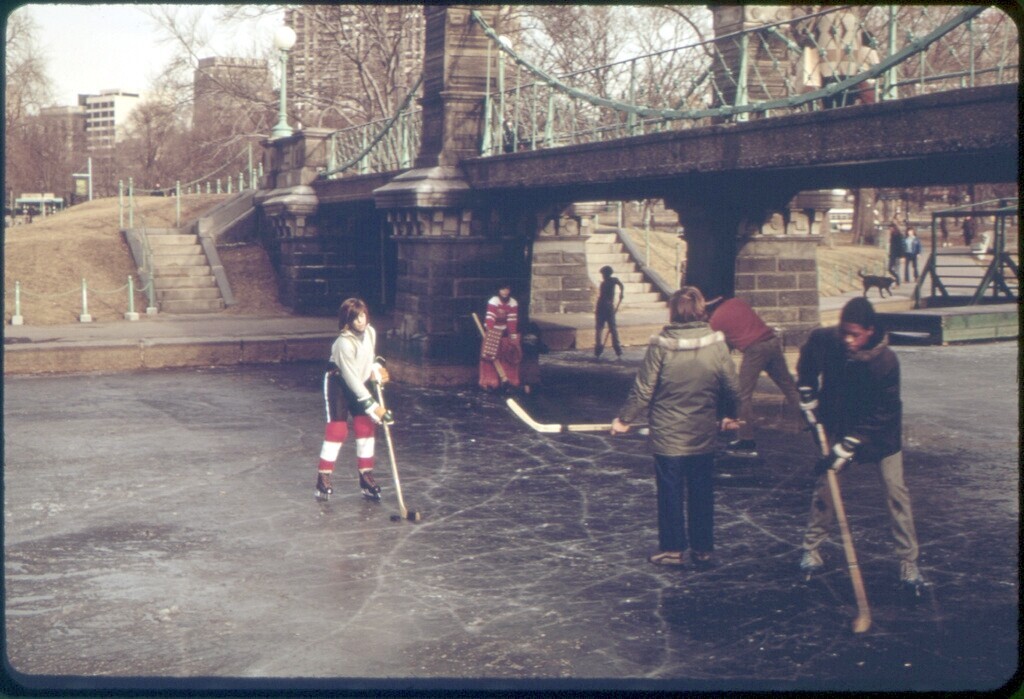 20 Photos of Real 1970s 'Horseplay' Outside