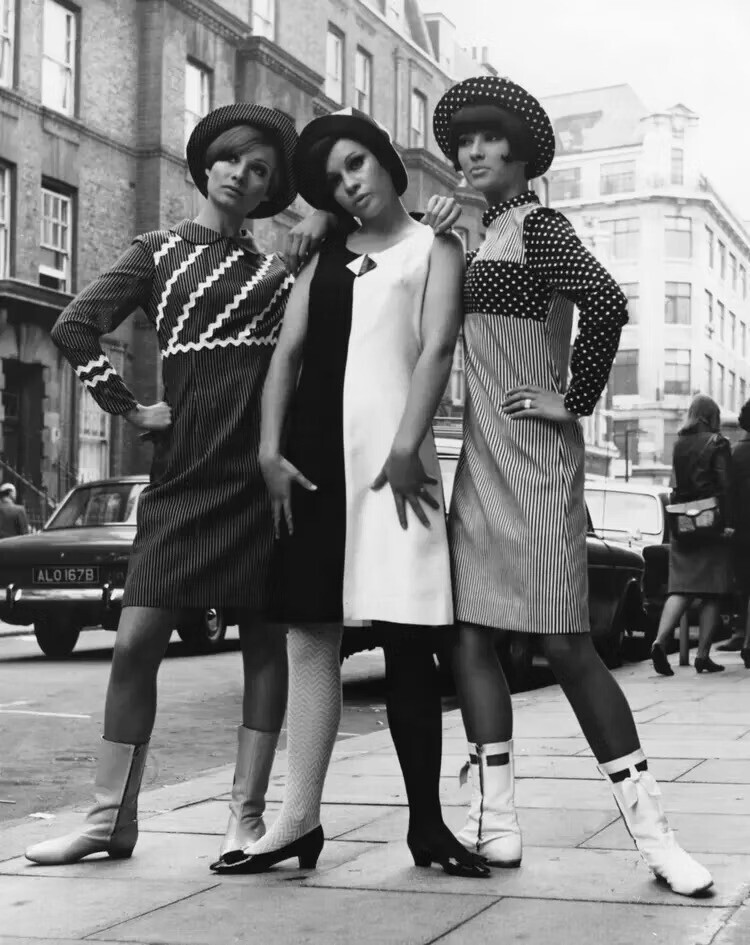 20 Photos of the 1960s Changing With the Times