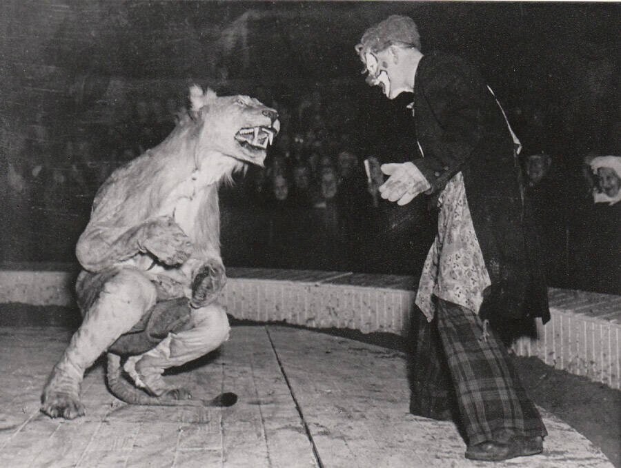 Creepy-Cool Vintage Circus Photos