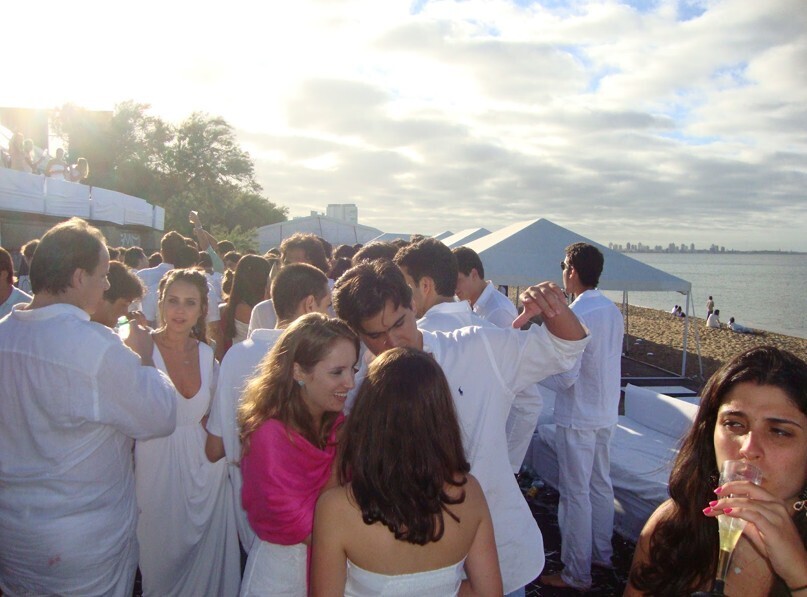 20 Photos of Summer Happening in the 'Winter Months'