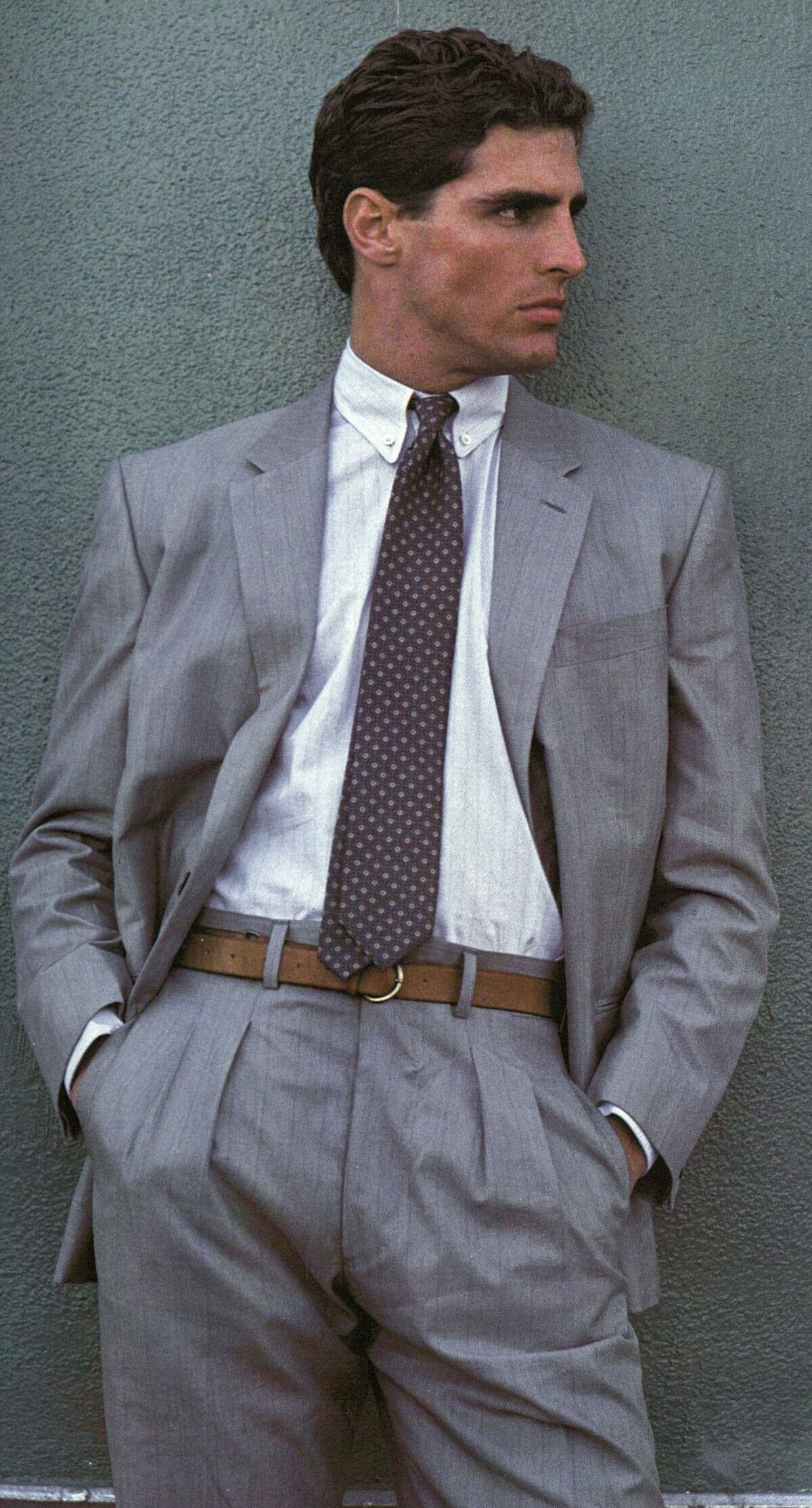 How to Tie a Tie: 1970s Edition