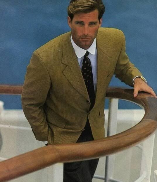 How to Tie a Tie: 1970s Edition