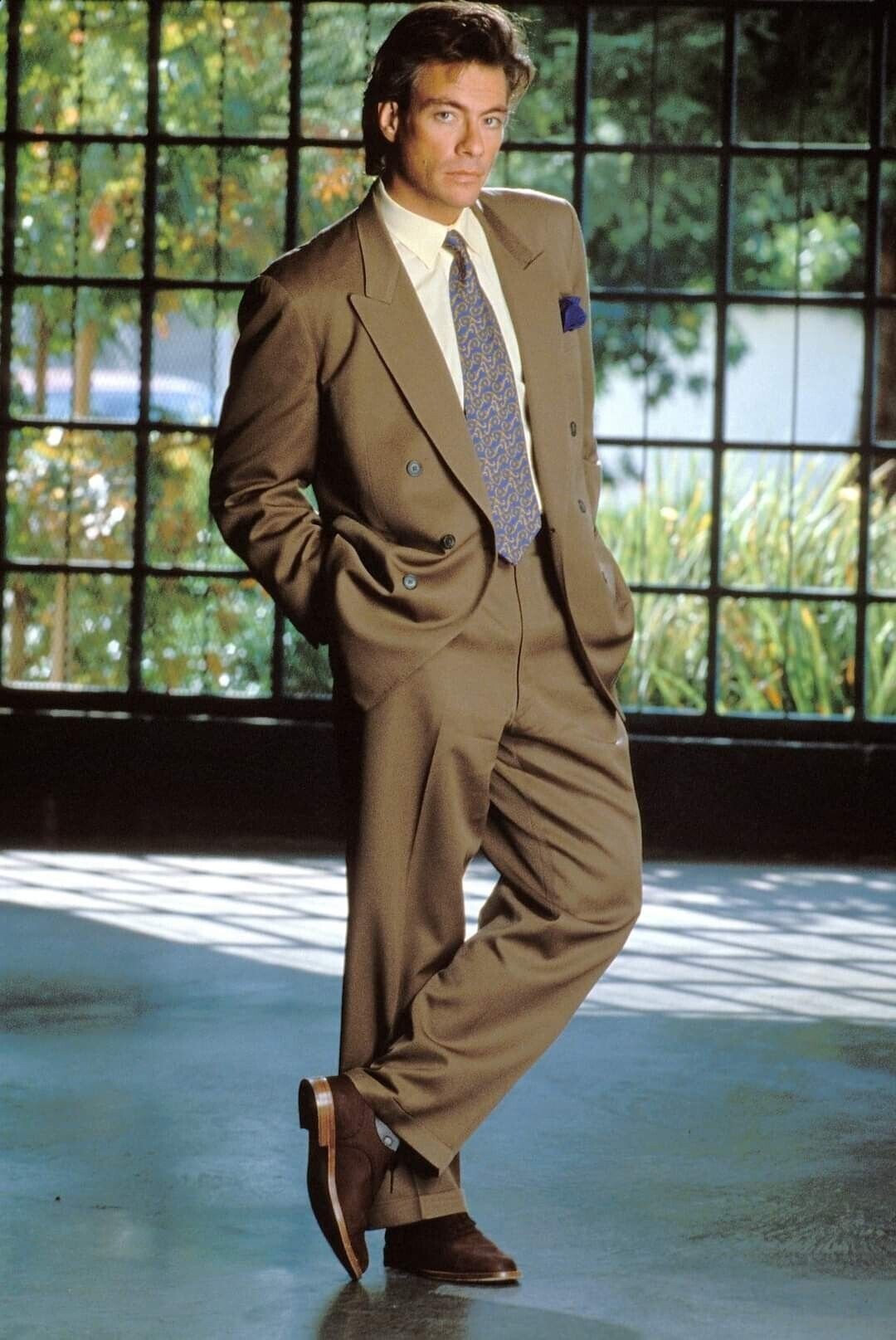 How to Tie a Tie: 1970s Edition