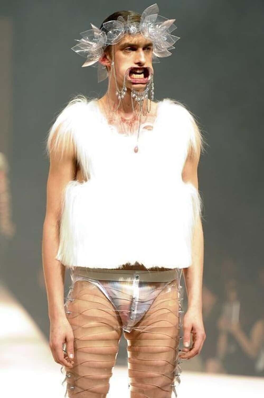 Photos Where Someone Should Have Said “Don’t Wear That”