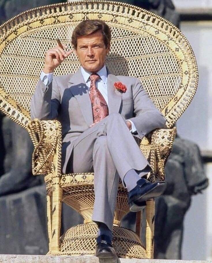 How to Tie a Tie: 1970s Edition