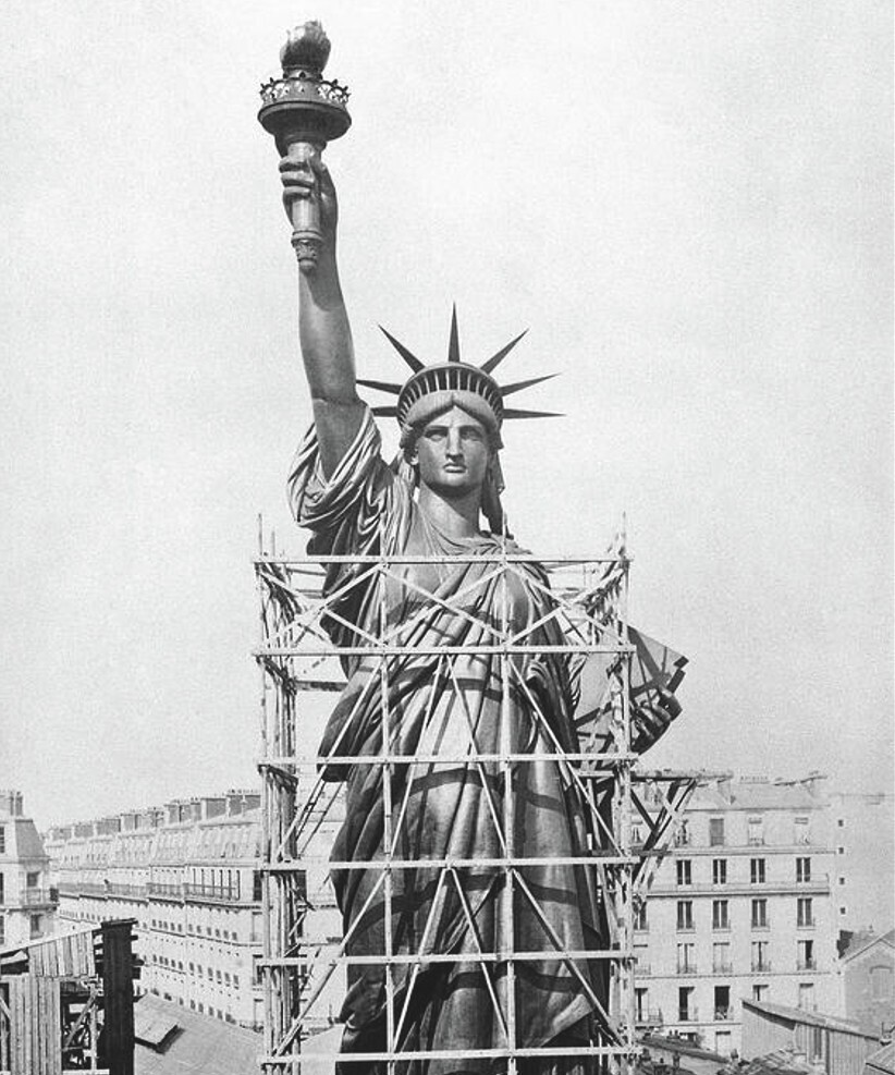 15 Photos Where History Doesn't Present Itself as Normal