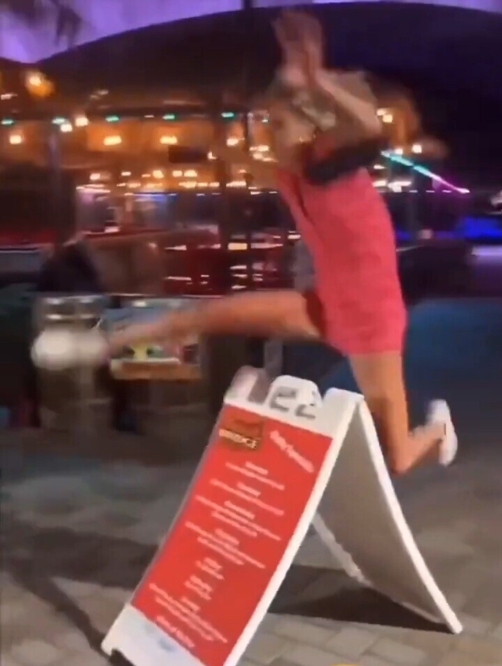 LEE - BROGE - - I - 1 I - I - - - - / I | - -