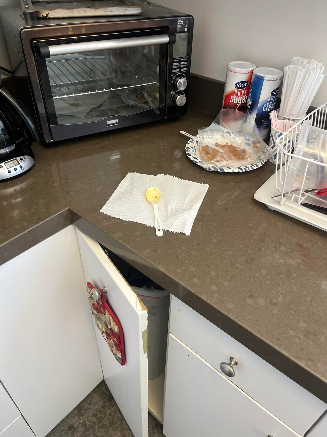 20 Coworkers You Wouldn't Want to Be Stuck Next To