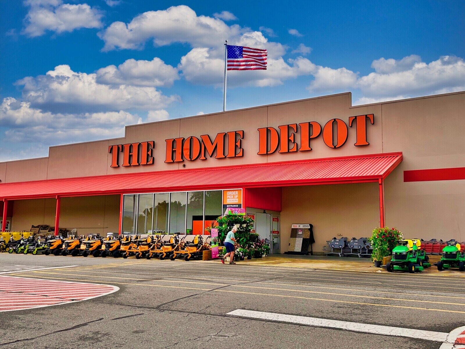 THE HOME DEPOT ORDER PICK UP LOCKERS ENTRANCE III