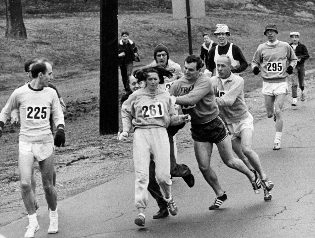 15 Photos Where History Doesn't Present Itself as Normal