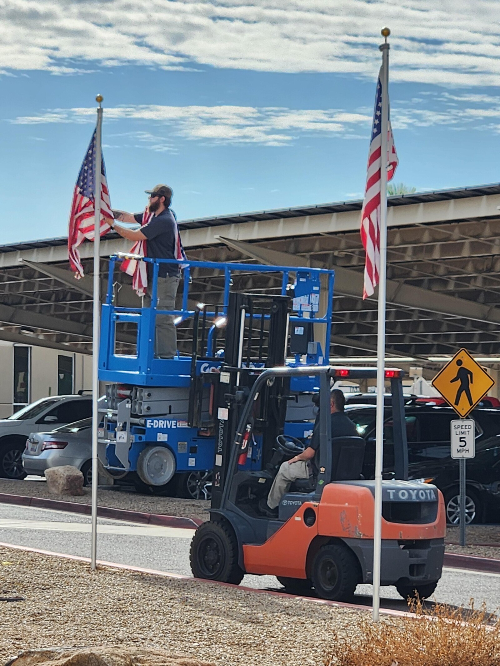 C UM E-DRIVE ОДОЛОД SPEED LIMIT 5 MPH TOYOTA TOYOTA