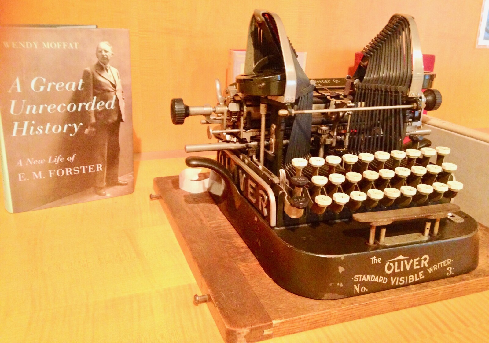 WENDY MOFFAT A Great riter Unrecorded History A New Life of E. M. FORSTER VER The OLIVER No. .STANDARD VISIBLE WRITER. 3: 