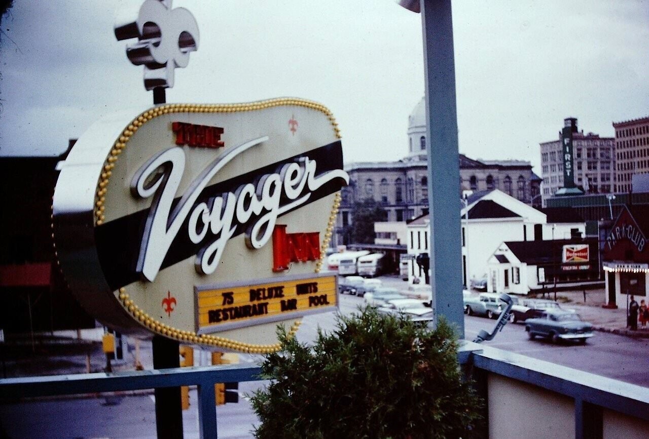 THE BY PARKCLUB Budgeiser - 75 DELUXE RESTAURANT M POOL