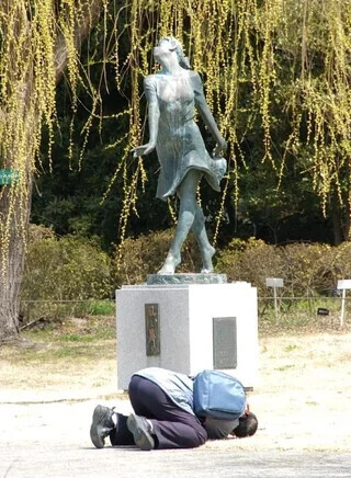 18 Tourists Giving the Rest a Bad Reputation