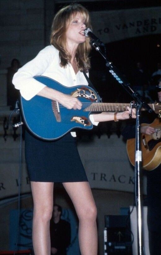 TO VANDERI AND TRACK