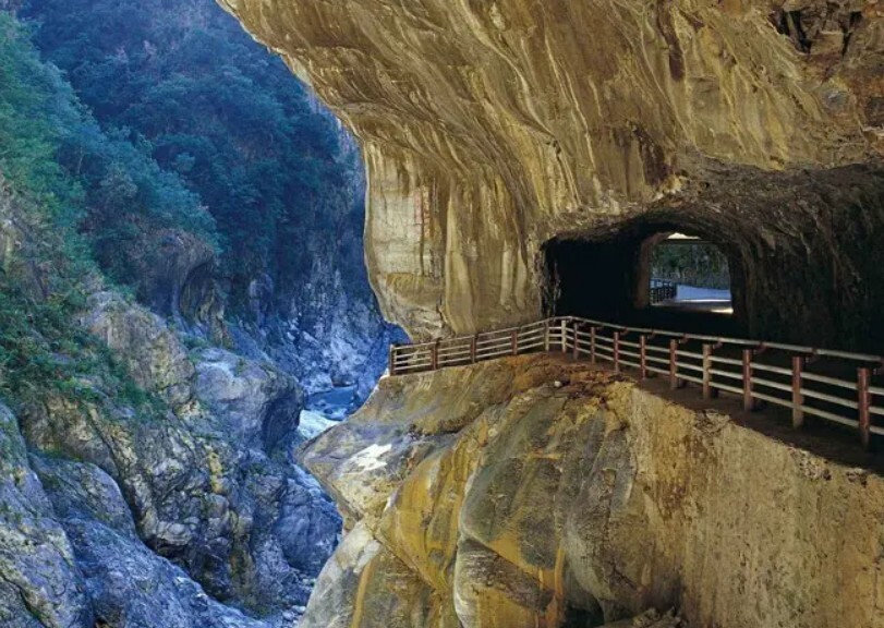 Sketchy Roads Suitable for the Highway to Hell