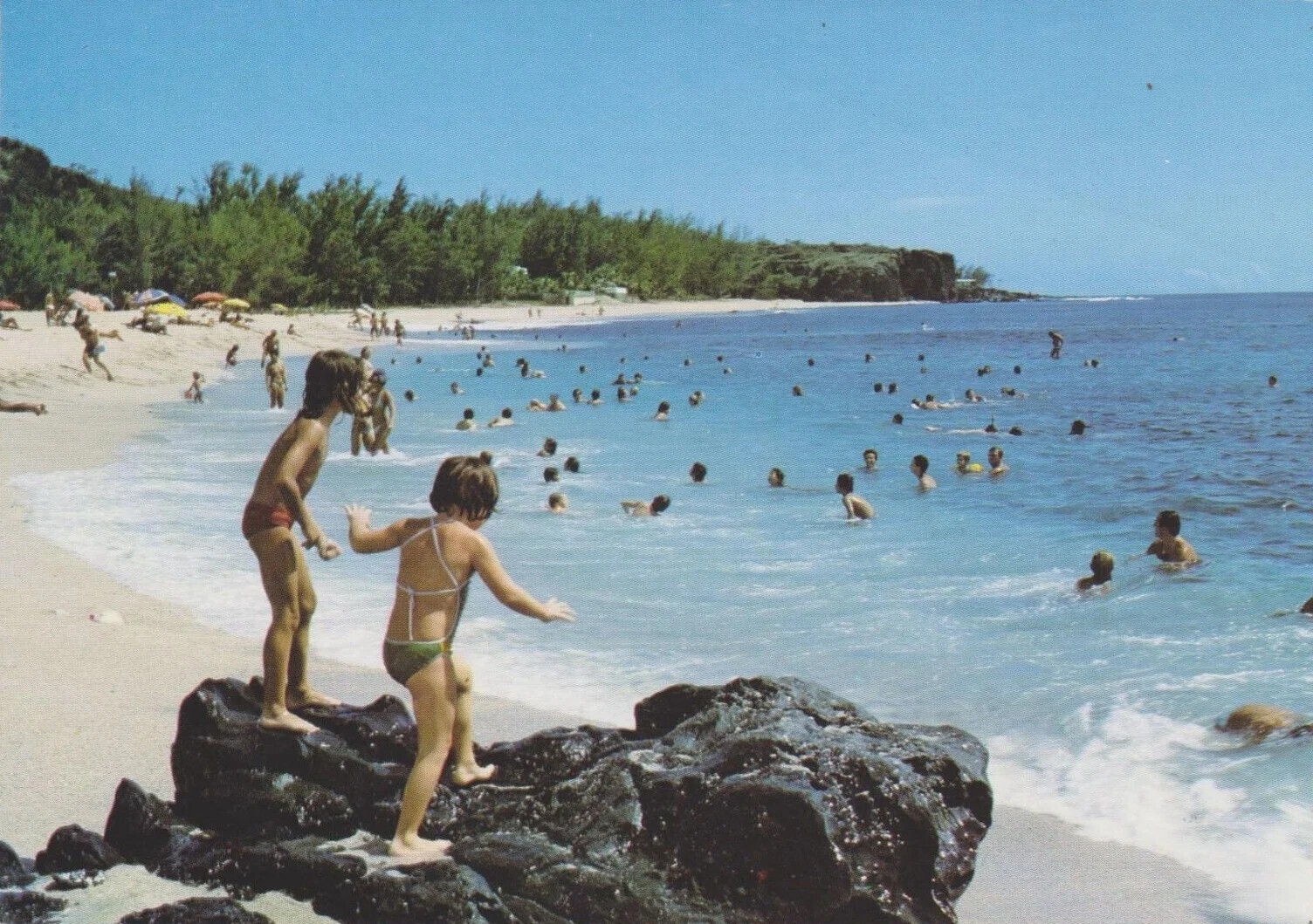 Photos Around the World Bringing the 1970s Heat