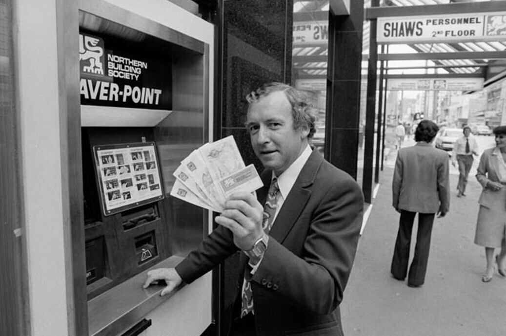 Fascinating Photos Showing the World in 1982