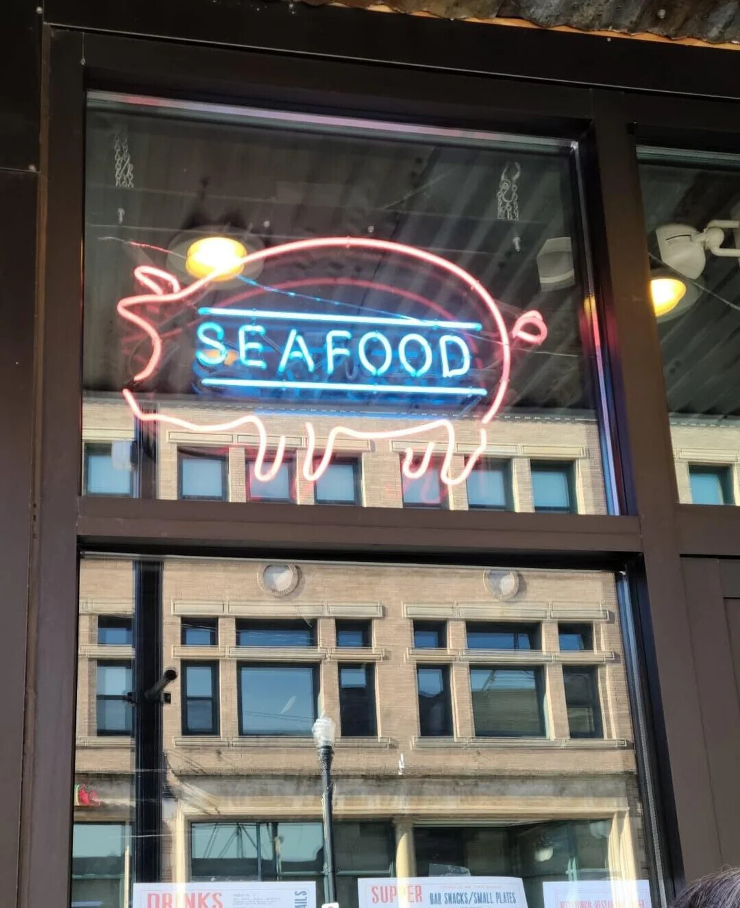 SEAFOOD SUP ER BAR SNACKS/SMALL PLATES DRINKS the DESTA AILS