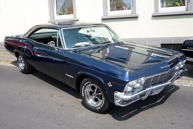 20 Classic Cars That Look Like They Belonged To A Supervillain