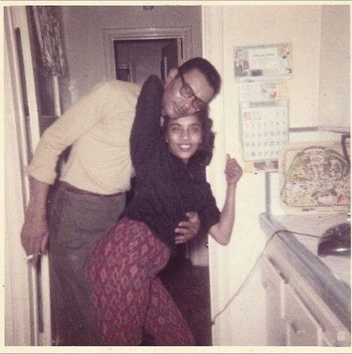 Remembering How Landing a Date Looked in the 1970s