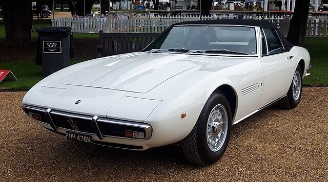 20 Classic Cars That Look Like They Belonged To A Supervillain